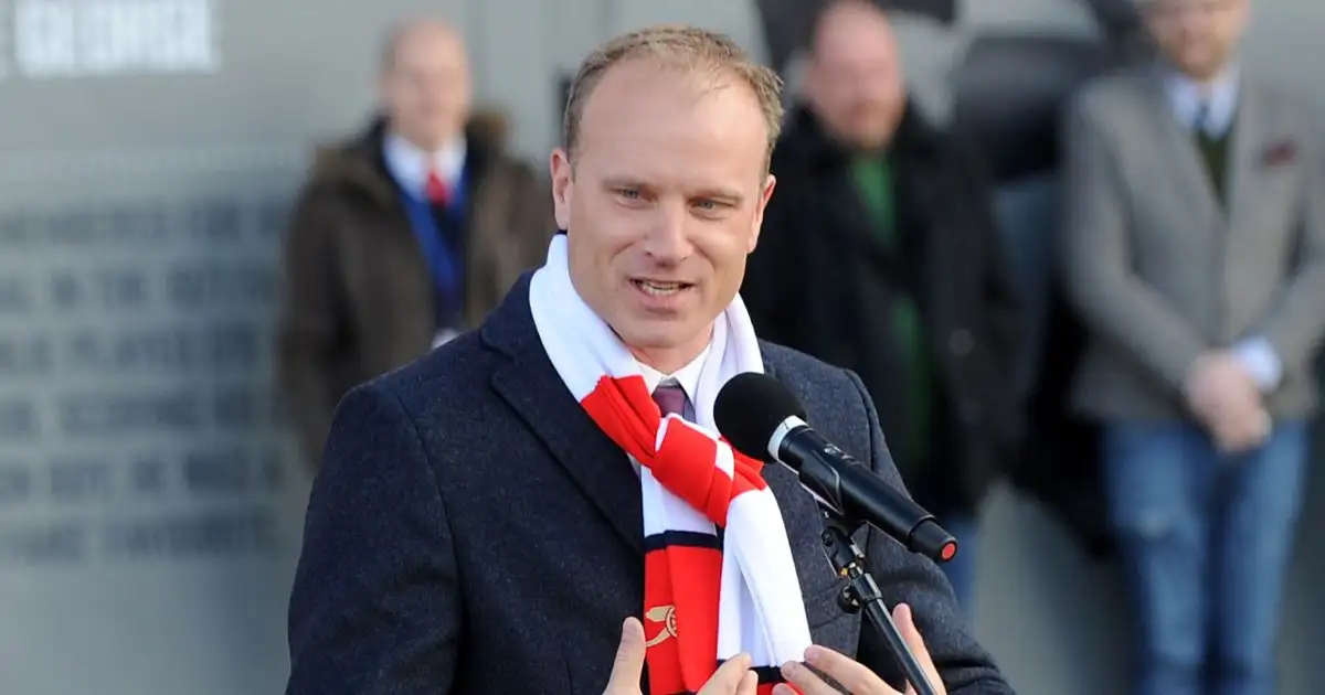 Arsenal legend Bergkamp has a 'funny feeling' about Gunners rivals in Premier League title race 2 c?url=https%3A%2F%2Fd2x51gyc4ptf2q.cloudfront.net%2Fcontent%2Fuploads%2F2022%2F01%2F28091615%2FDennis Bergkamp Arsenal F365