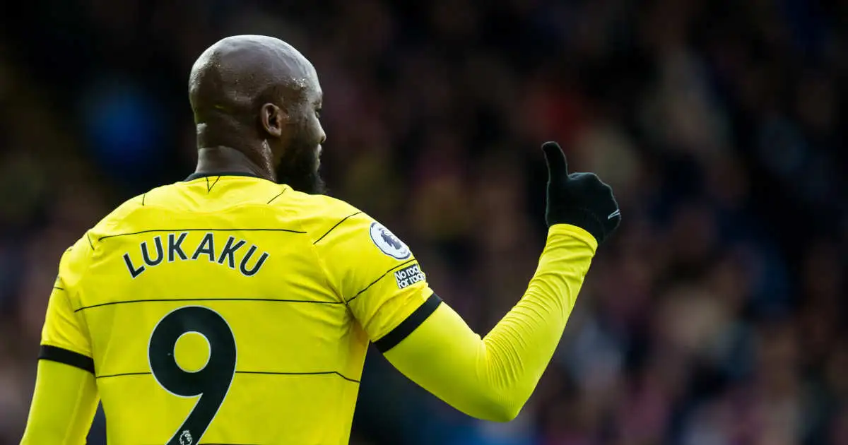 Chelsea forward Romelu Lukaku gives the thumbs-up during their match against Crystal Palace