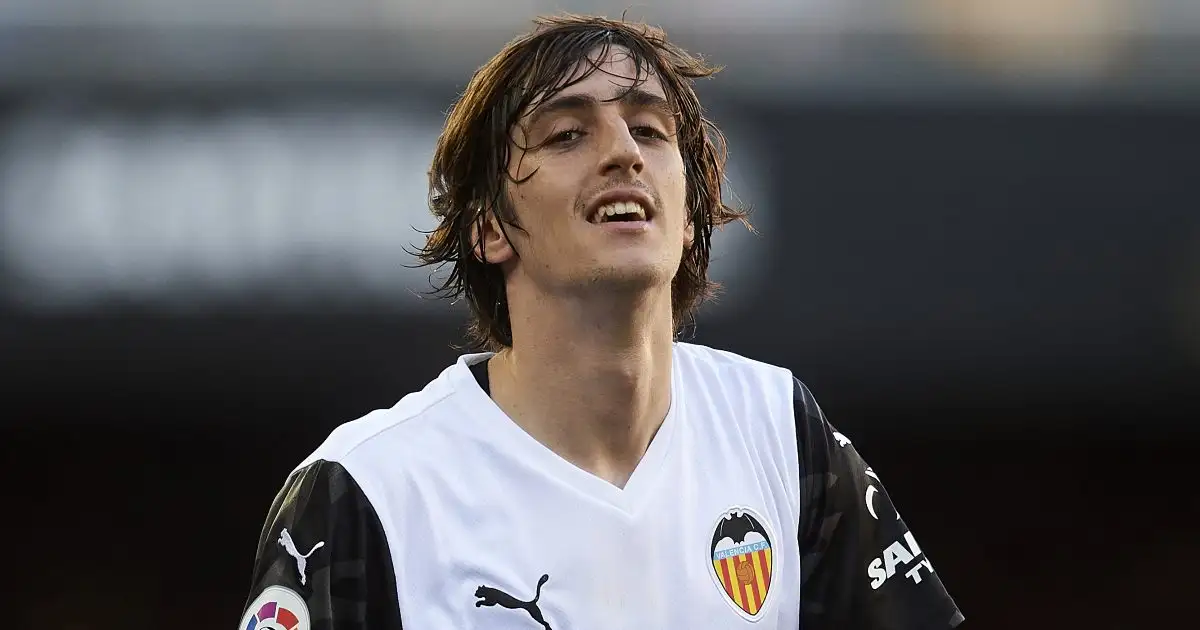 ‘Welcome to stay’ – coach wants to seal ‘difficult’ deal for Tottenham man