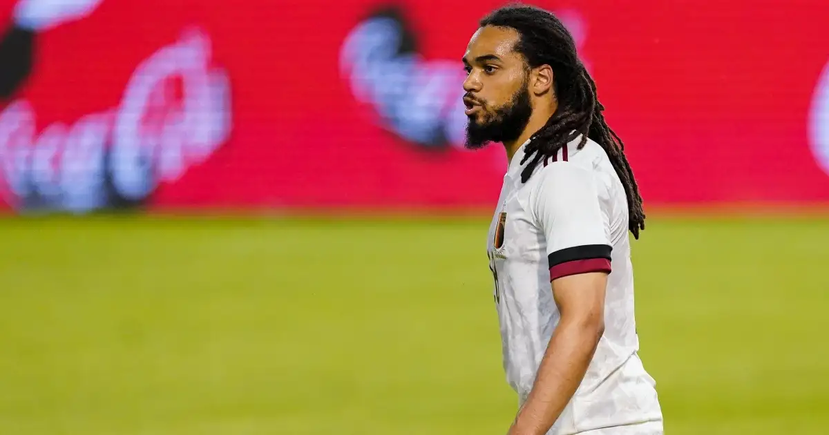 Ex-Man City man could pave way for Chelsea, Man Utd signing