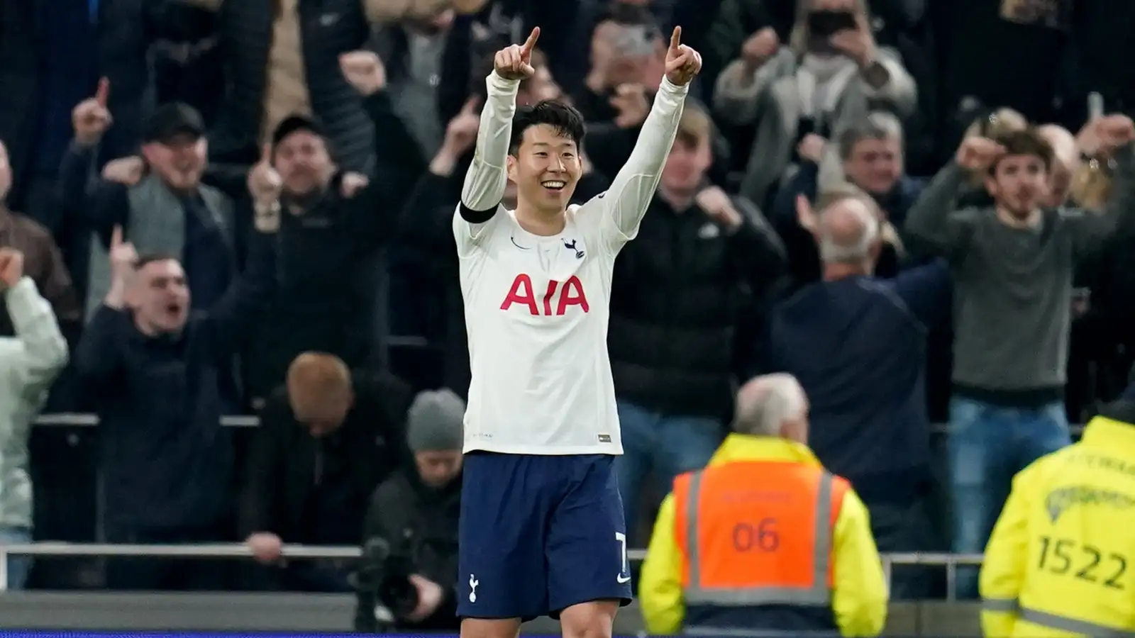 Tottenham 3-1 West Ham: Son brace keeps Spurs in touch with top four