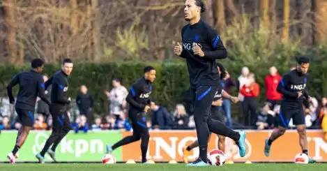 Van Dijk criticises Van Gaal tactics: ‘I’m still in favour of 4-3-3’