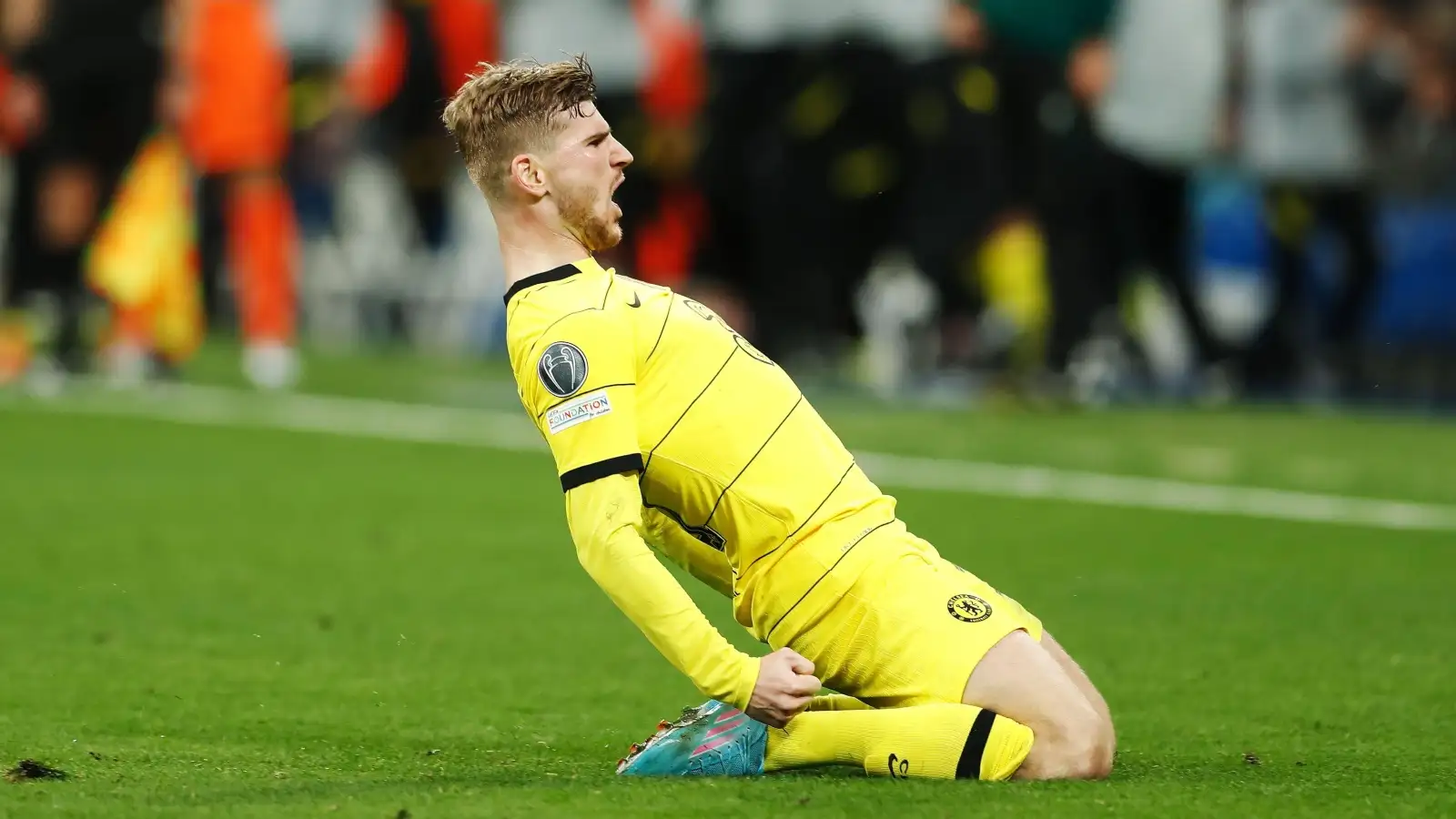 Chelsea duo on Madrid shortlist as Benzema backup as Serie A boss gives ‘green light’ to compete