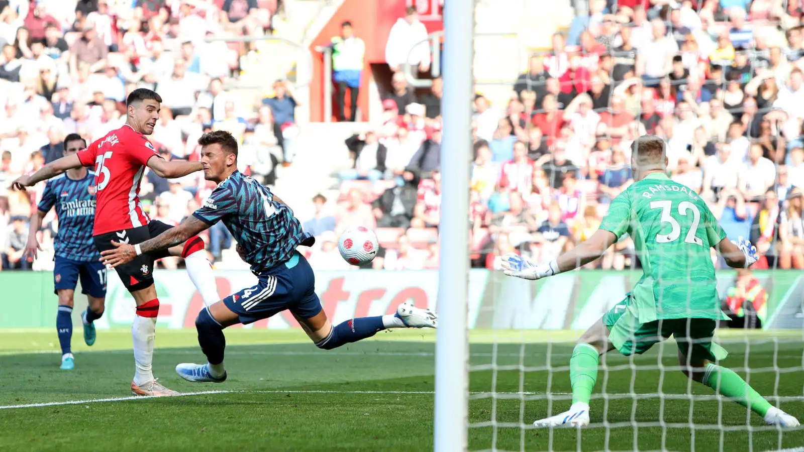 Arsenal concede again, this time at Southampton