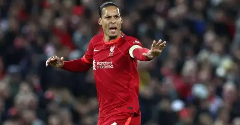 Seedorf praises Van Dijk and claims ‘boring’ Liverpool is perfect place to win trophies