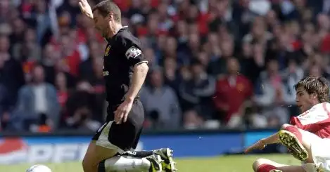 Ex-Arsenal star reveals how Keane threatened to ‘smash’ him in Man Utd dressing-room rant