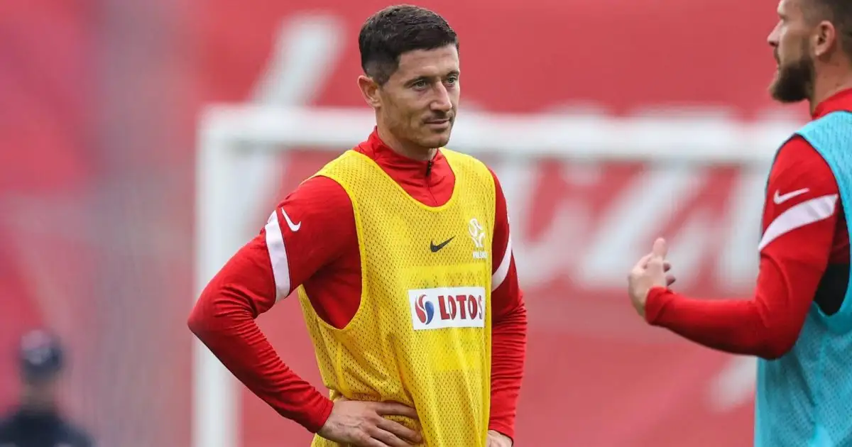 Report shares how Lewandowski asked Poland star Cash about Aston Villa