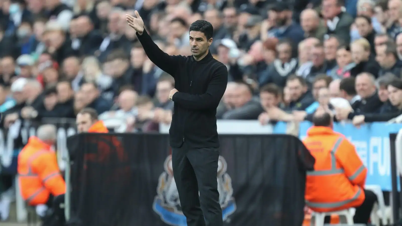 Arsenal boss Mikel Arteta points instructions to his players