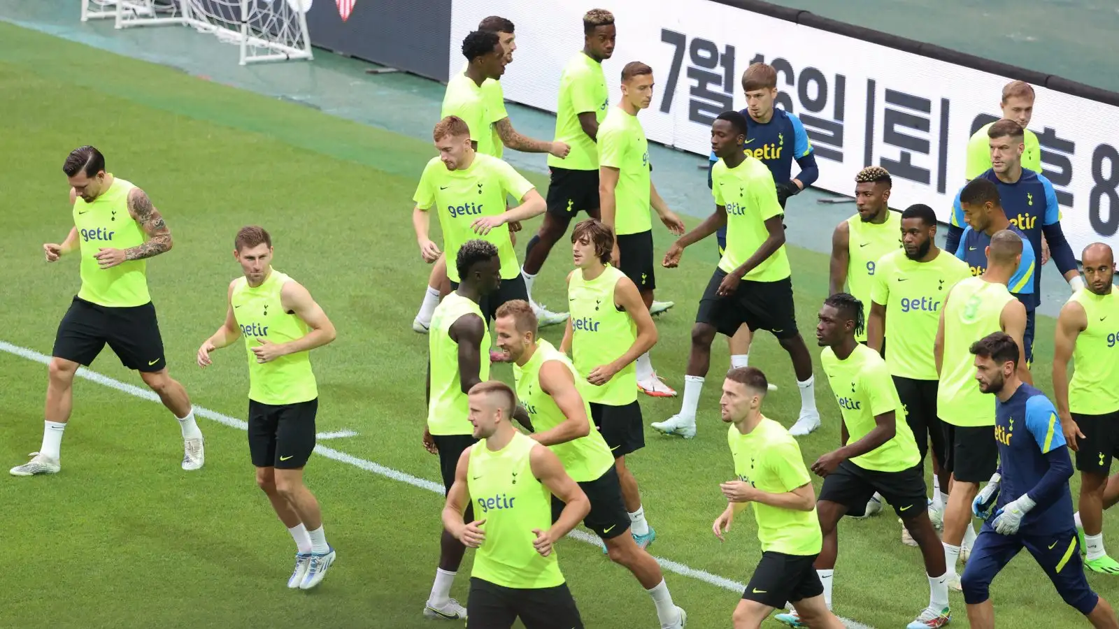 Spurs players training in Seoul