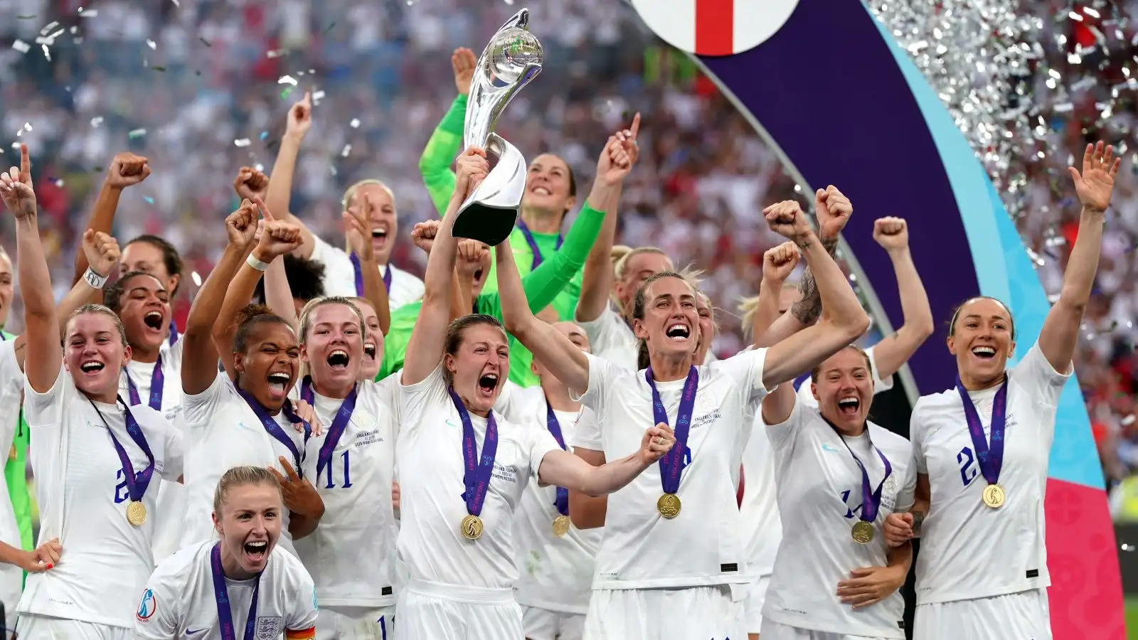 England lift the Euro 2022 trophy