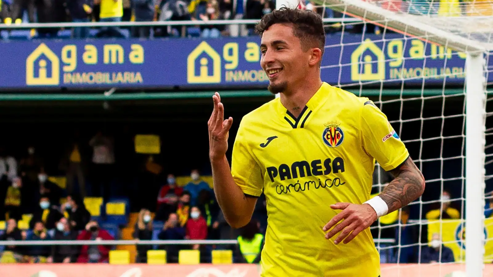 La Liga player Yeremi Pino celebrates his goal