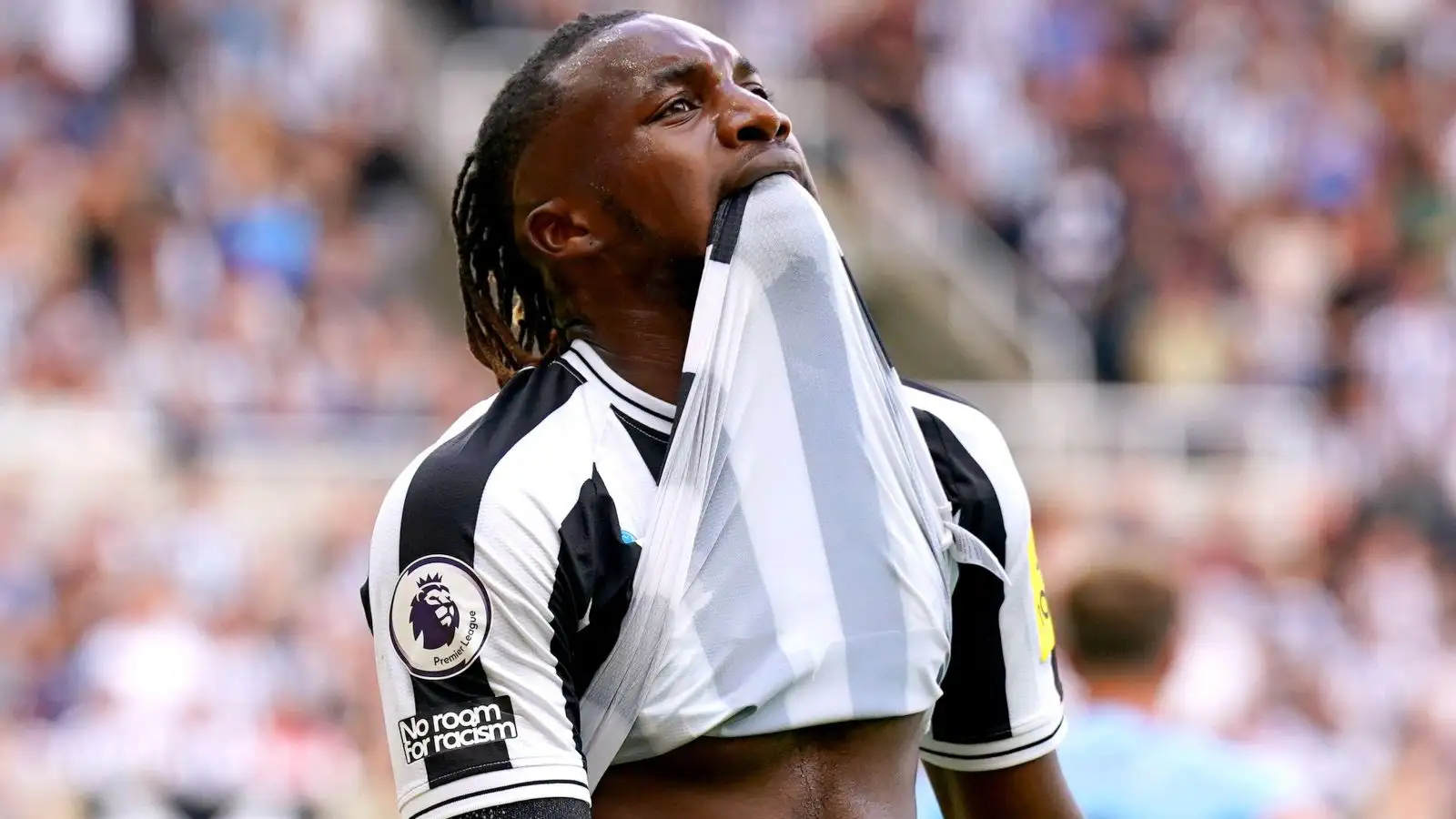 Newcastle United - Saint-Maximin signs for Newcastle United