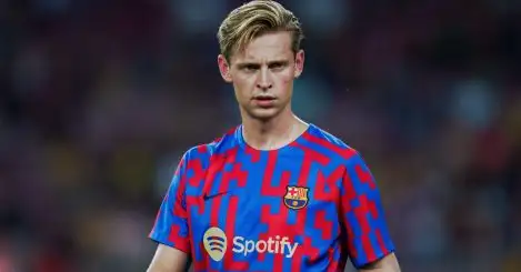 Man Utd and Chelsea ‘monitor’ De Jong’s situation; rivals also ‘love the player’, Romano reveals