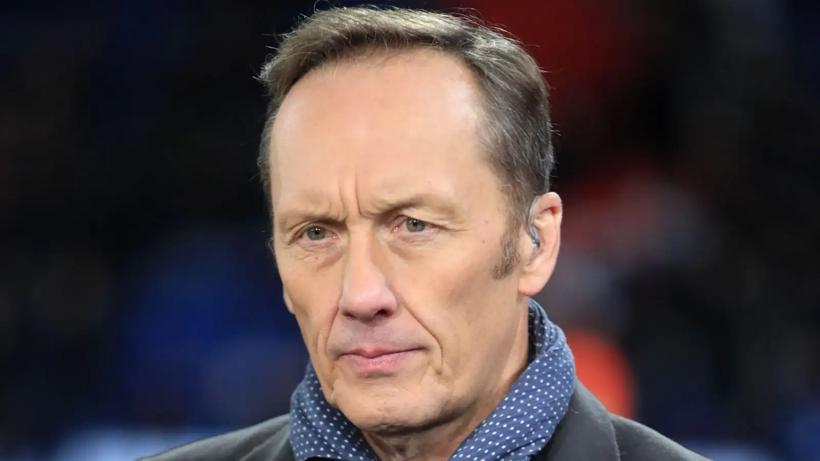 Huyền thoại Arsenal Lee Dixon tỏ ra khó chịu