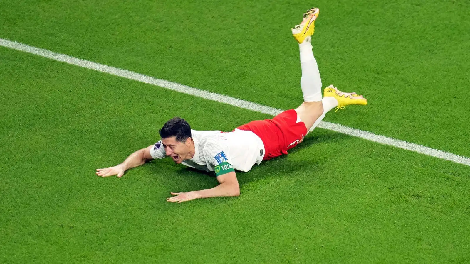Poland 2-0 Saudi Arabia: Lewandowski scores first ever World Cup goal