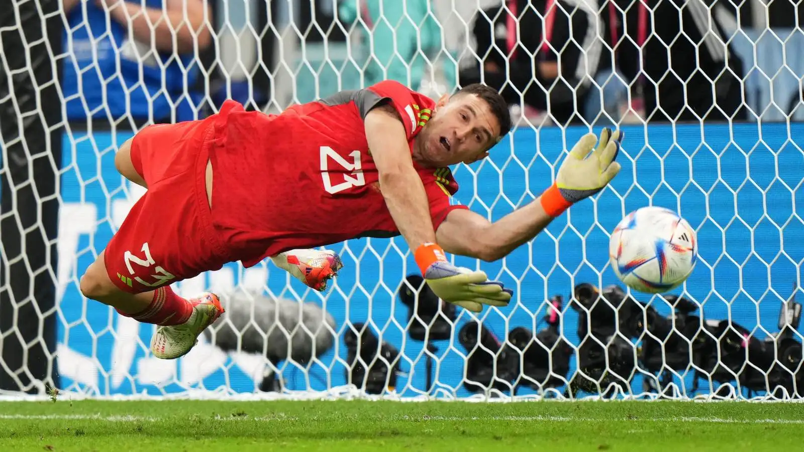 Argentina hero Martinez urges Van Gaal to ‘keep his mouth shut’ and slams ‘useless’ referee