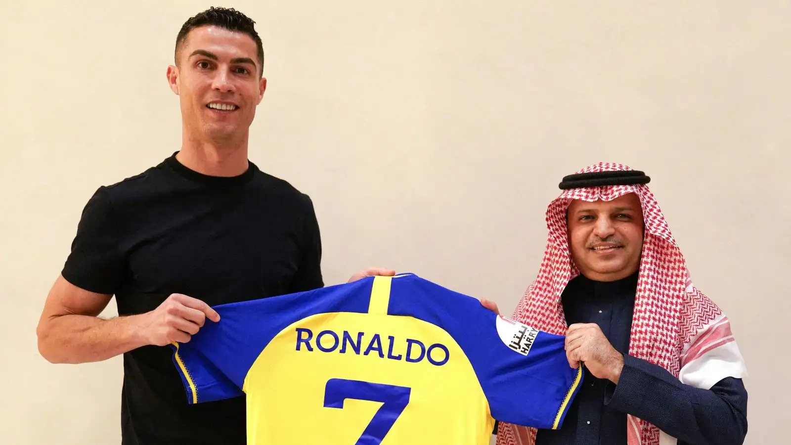 Manchester United Race To Sign Lionel Messi And Give Him Cristiano Ronaldo's  Number 7 Shirt: Reports