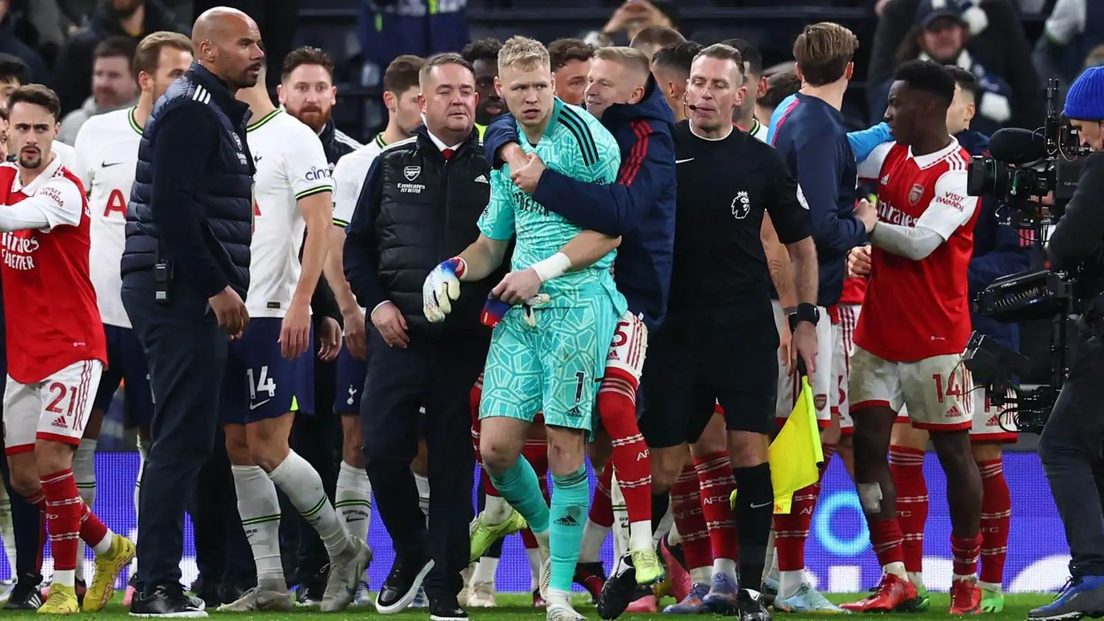 Arsenal goalkeeper Aaron Ramsdale appears to be kicked by Tottenham fan  after north London derby, UK News