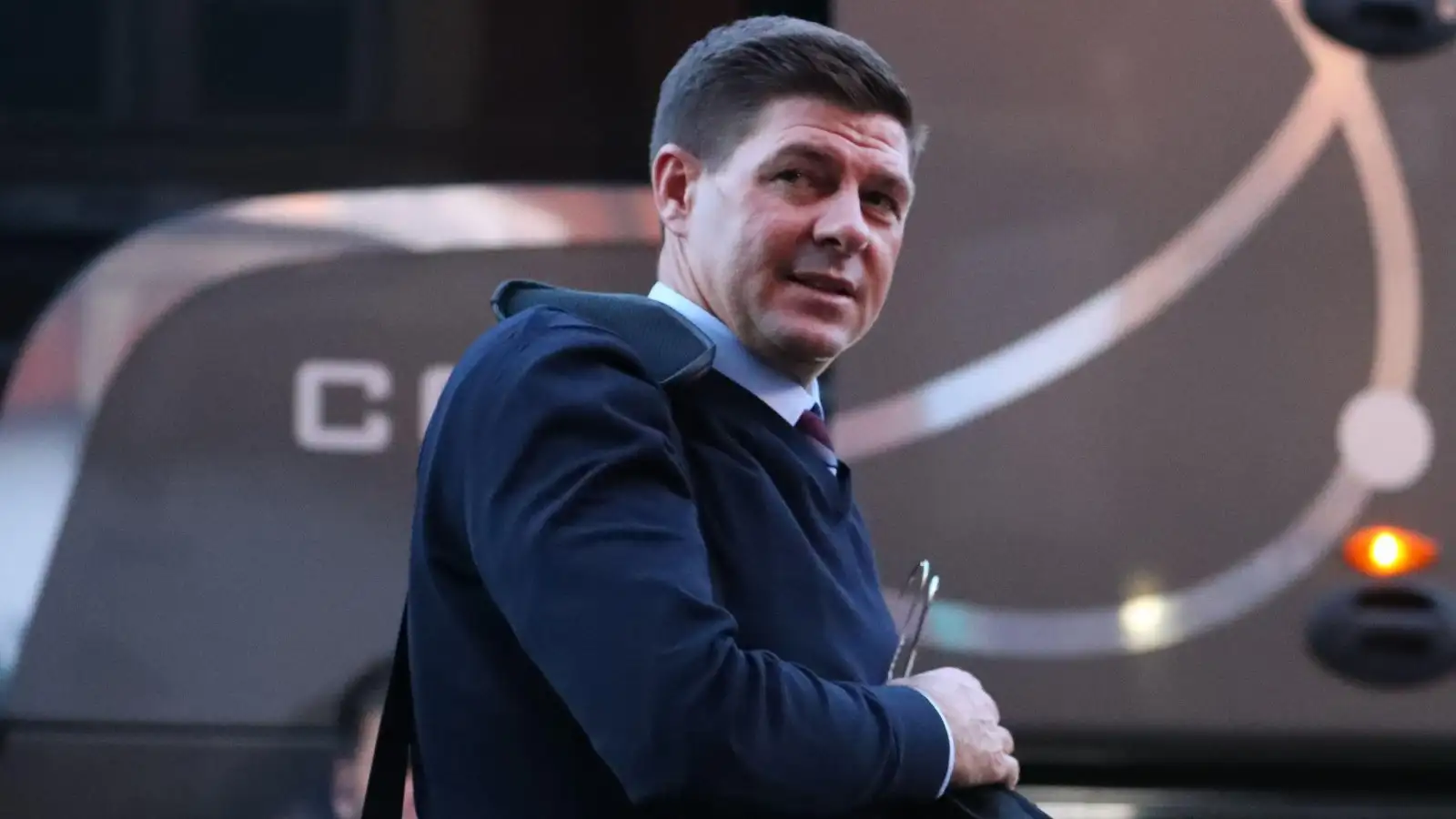 Gerrard offers to help Liverpool sign top target but warns club about becoming ‘obsessed’