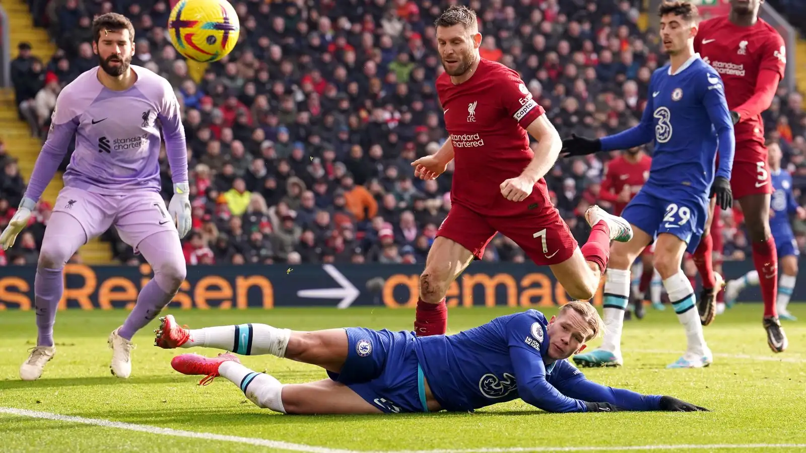 Liverpool earns first win of EPL season despite mid-game red card