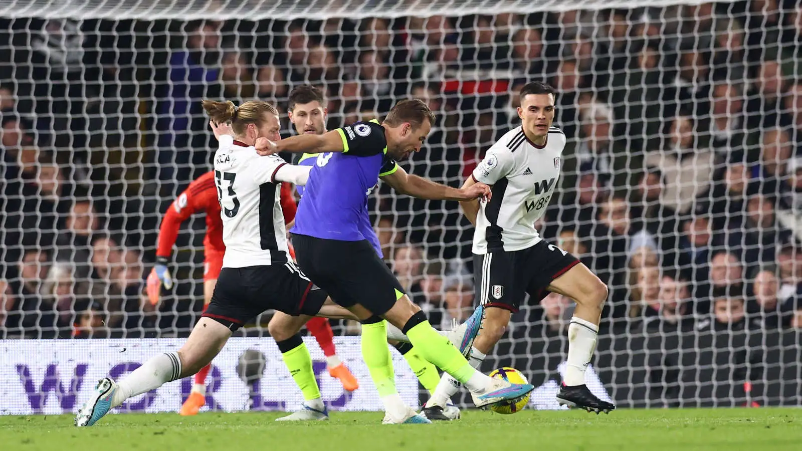 Harry Kane scores the winning goal for Spurs at Fulham