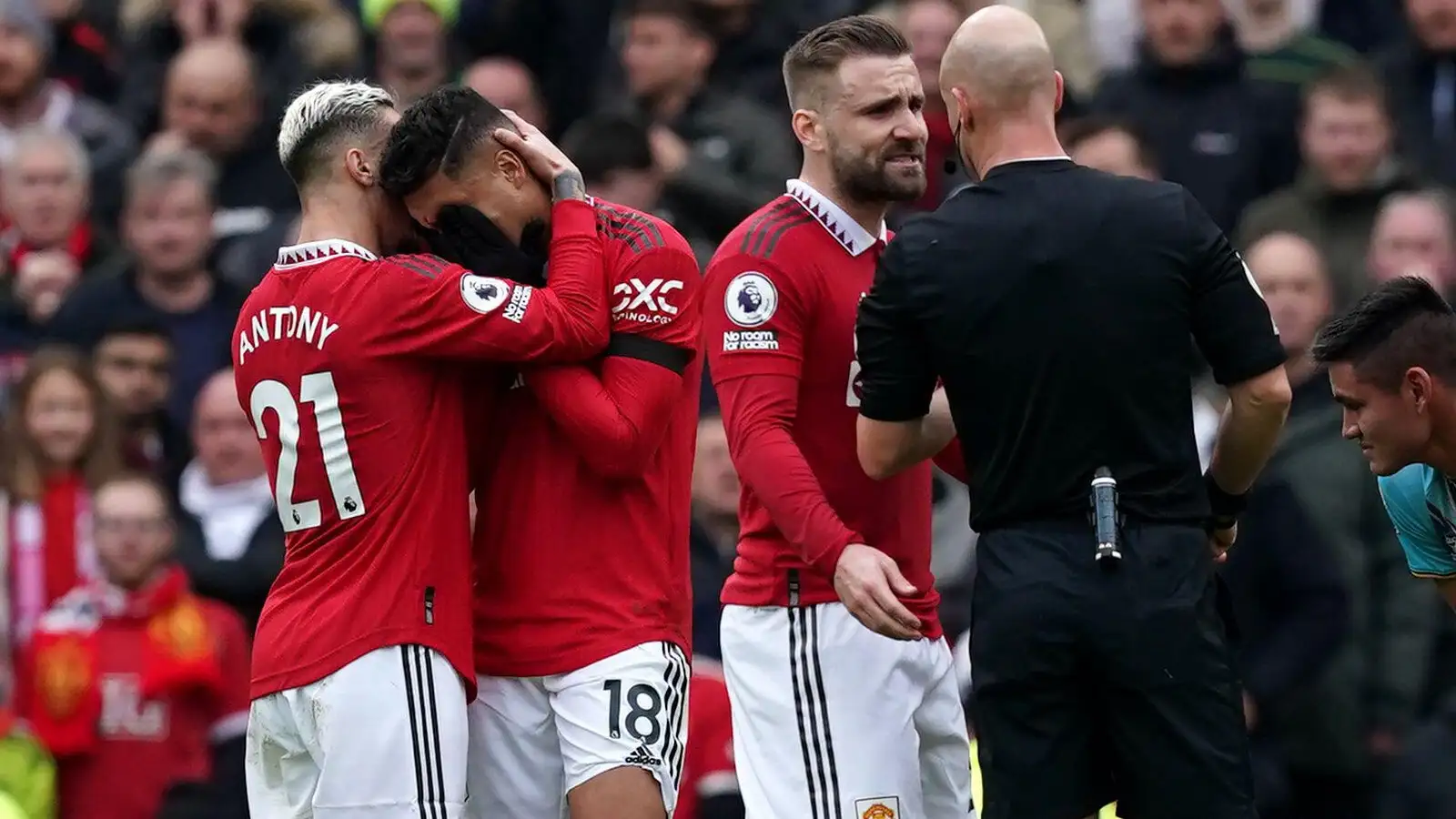 Photos: Casemiro pictured wearing Manchester United kit for first time