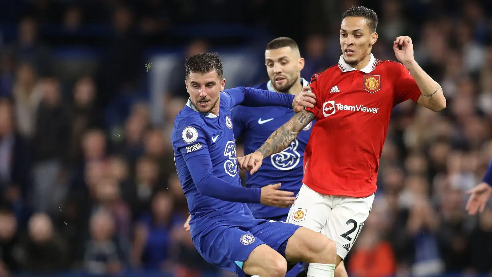 Mason Mount and Mateo Kovacic hold off Man Utd winger Antony