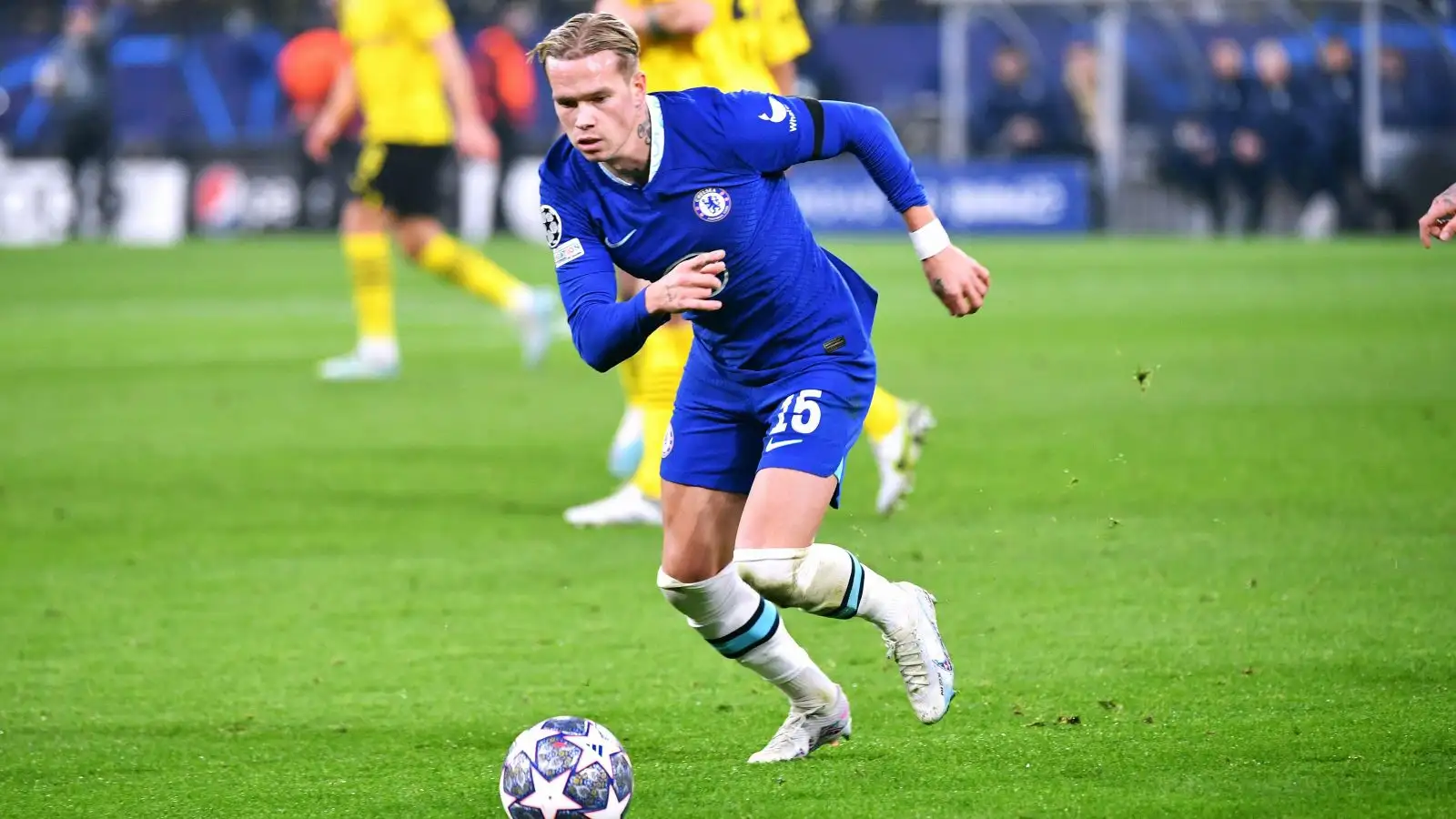 Chelsea winger Mykhailo Mudryk playing against Borussia Dortmund