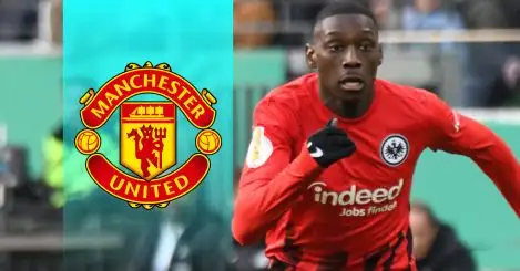 Man Utd in ‘intense duel’ over €100m striker and Ten Hag makes ‘important offer’ for Liverpool target
