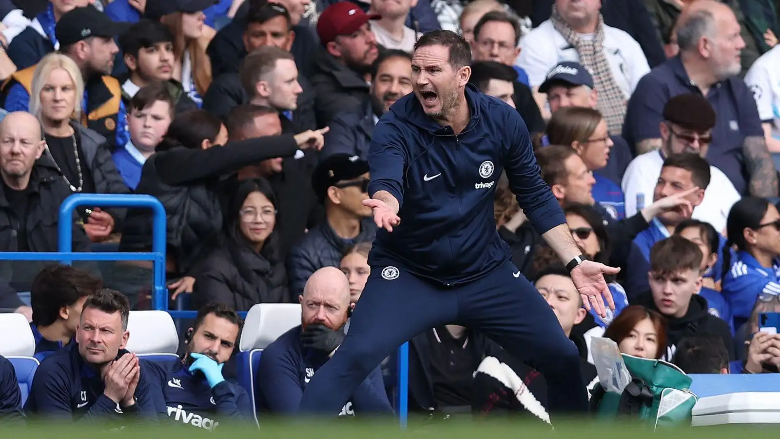 Chelsea boss Frank Lampard shouts at his players