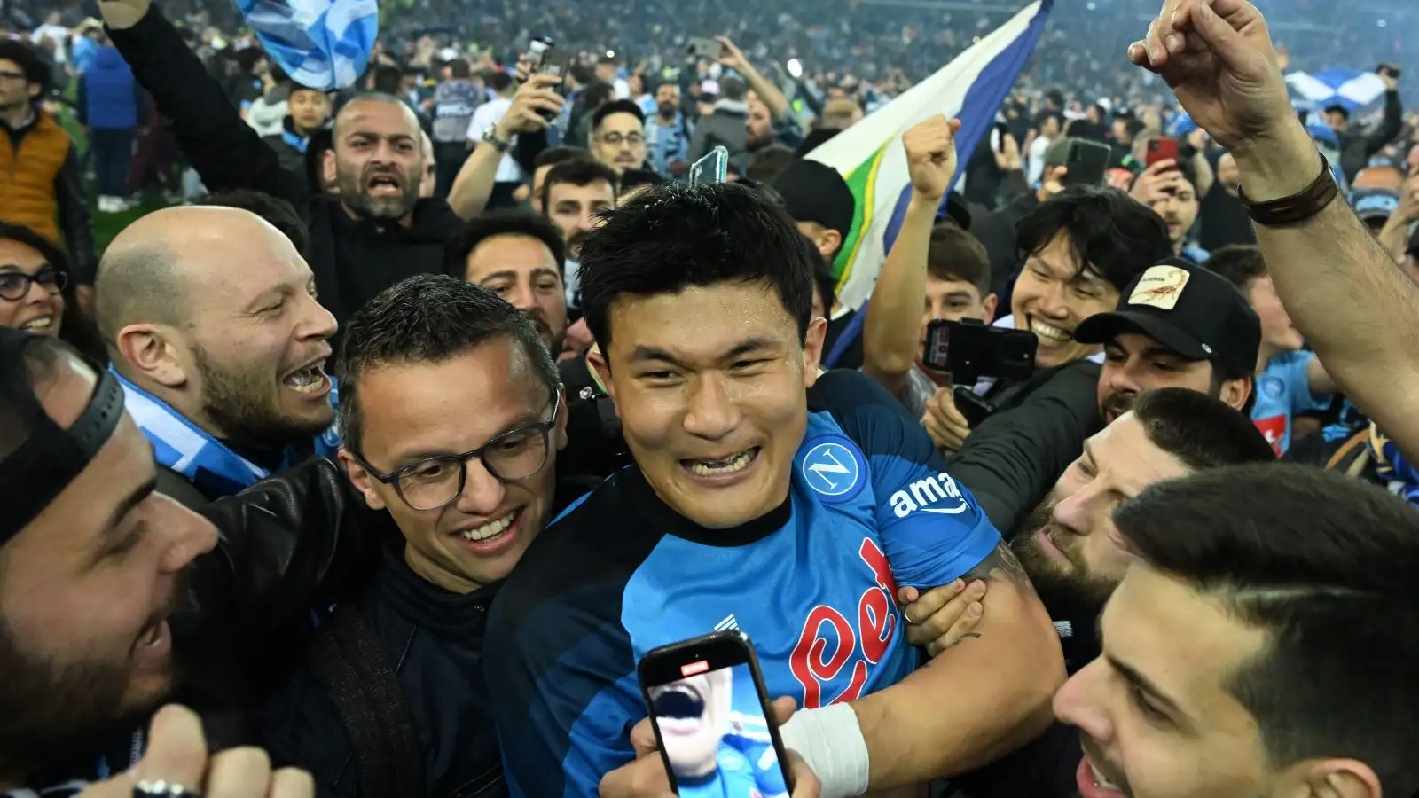 Manchester United-linked Kim Min-jae is mobbed by fans after Napoli win Serie A