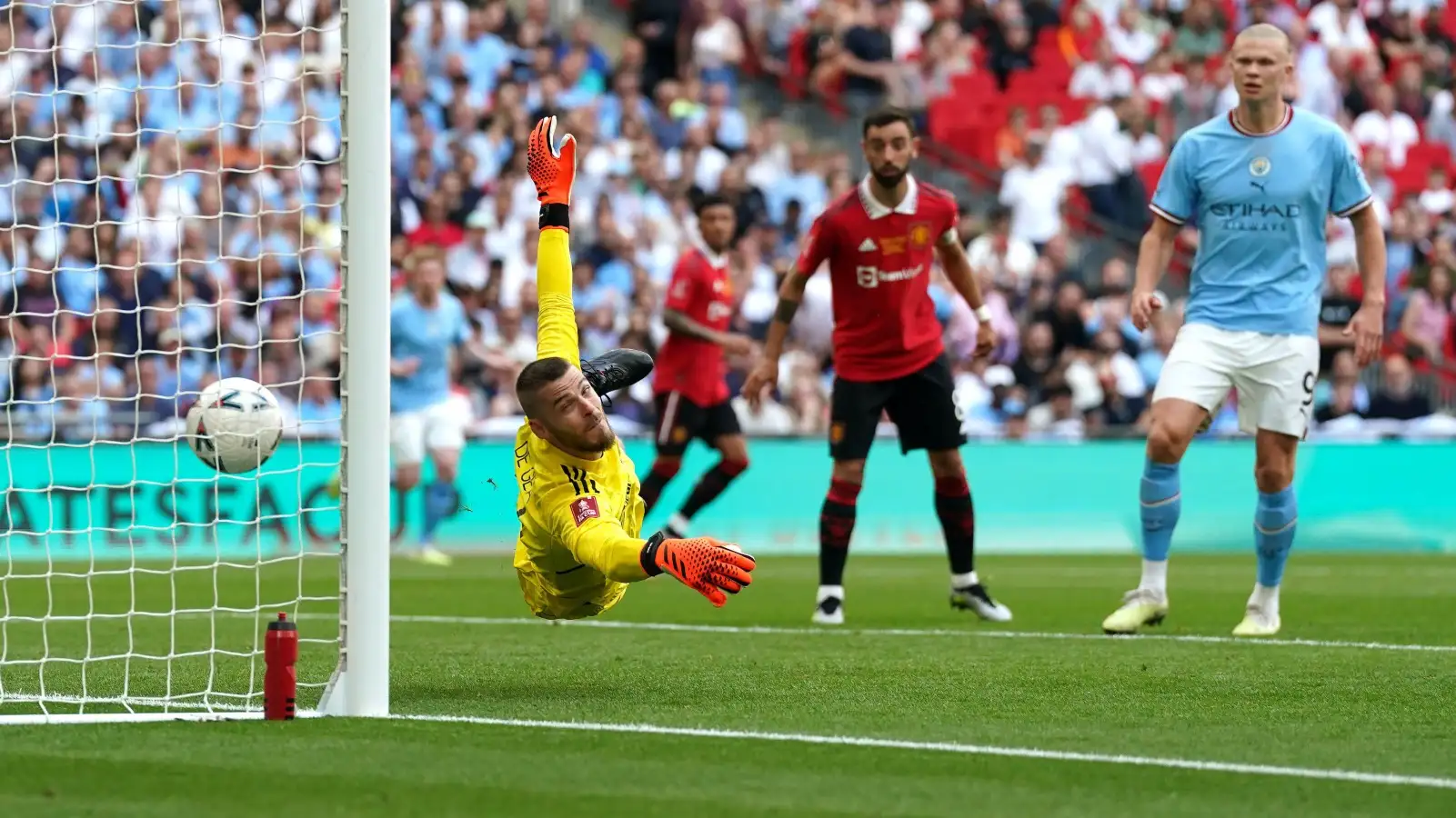 Man United's Rashford belatedly awarded cup final goal