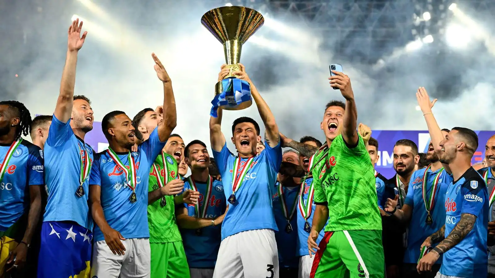 Serie A star says 'goodbye' to his teammates as he packs up house