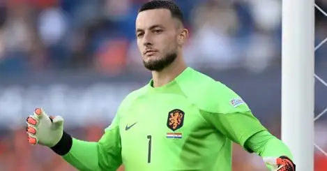 Man Utd ready to act on ‘concrete interest’ in Eredivisie star as they look to sign two goalkeepers