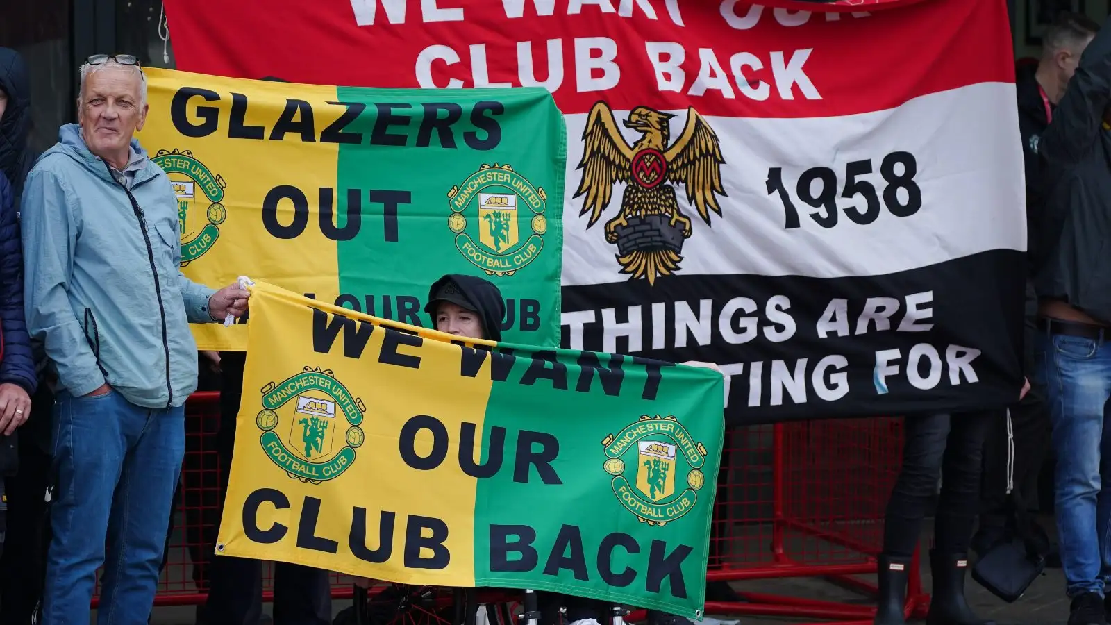 Manchester United fans protest