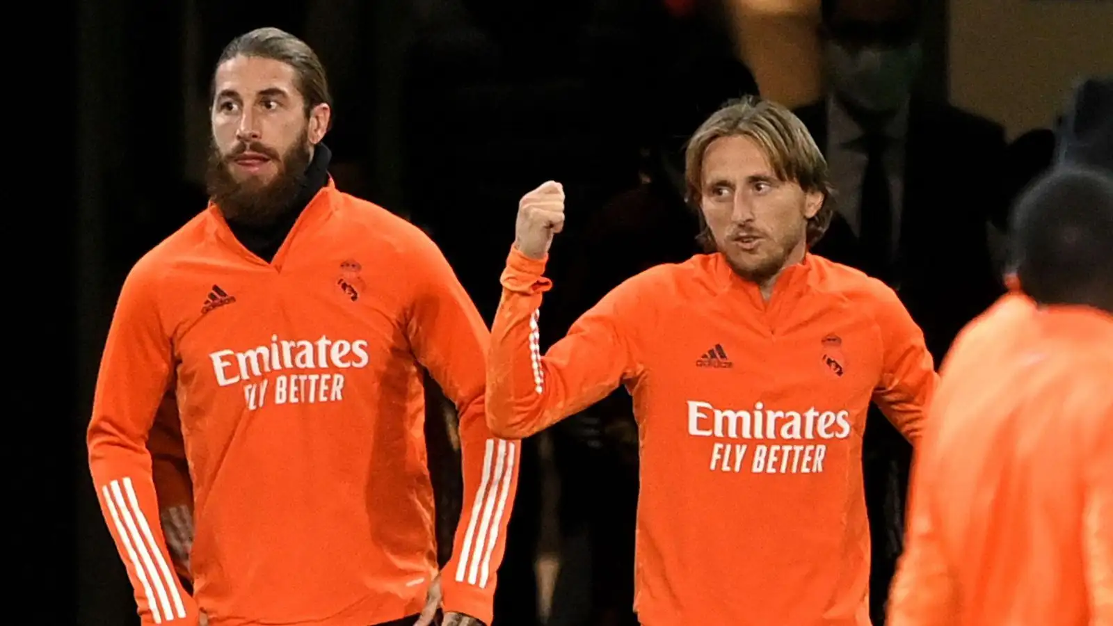 Karim Benzema snubs every Chelsea player and gives shirt to Man Utd legend  instead after Real Madrid win