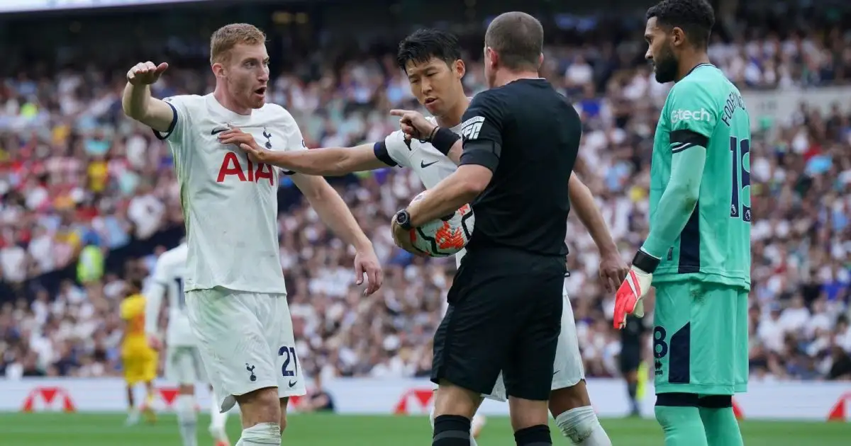 Tottenham fans pile in as Sheffield United manager and players