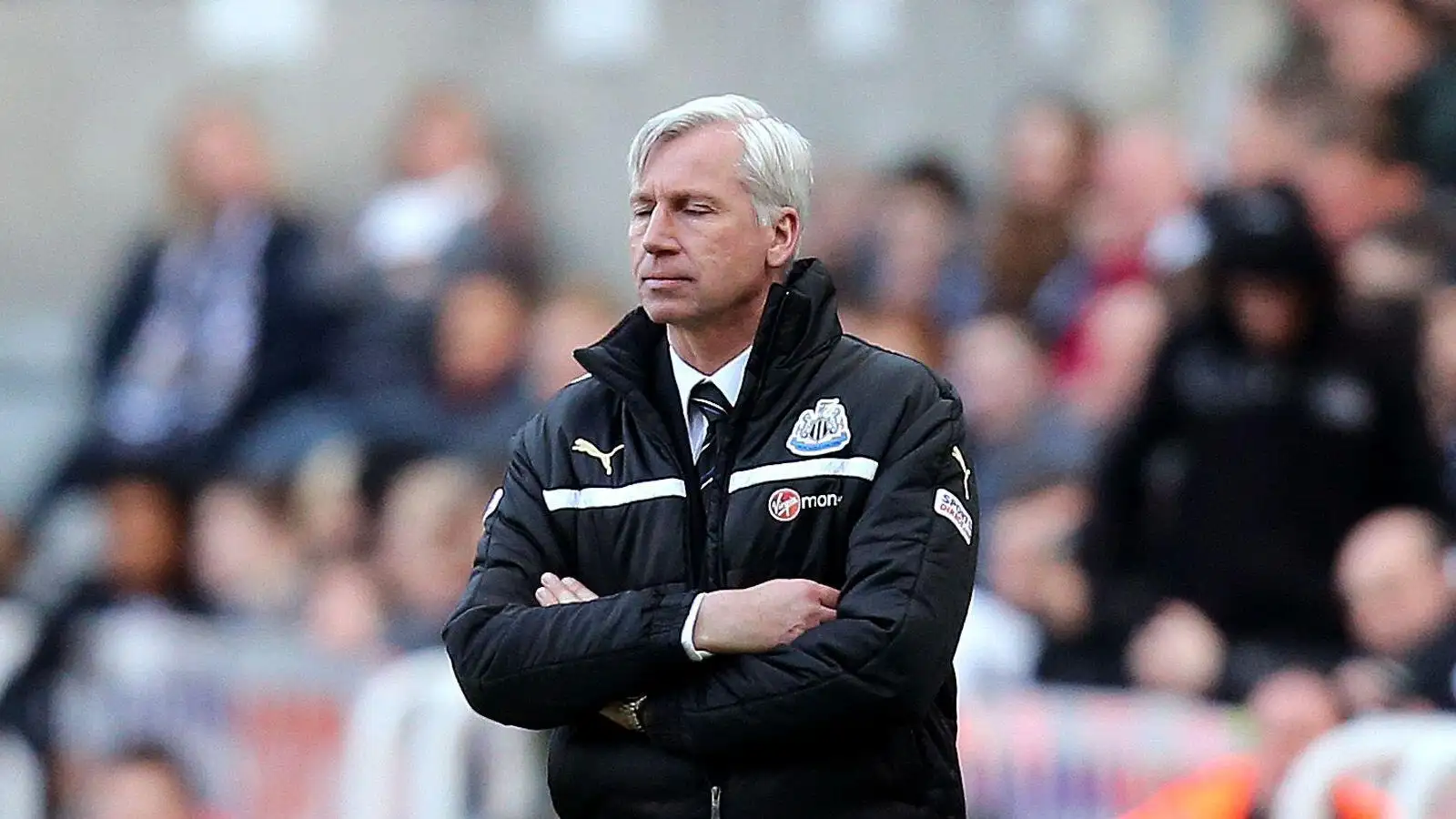 Alan Pardew surveying his poor Newcastle United side in 2013