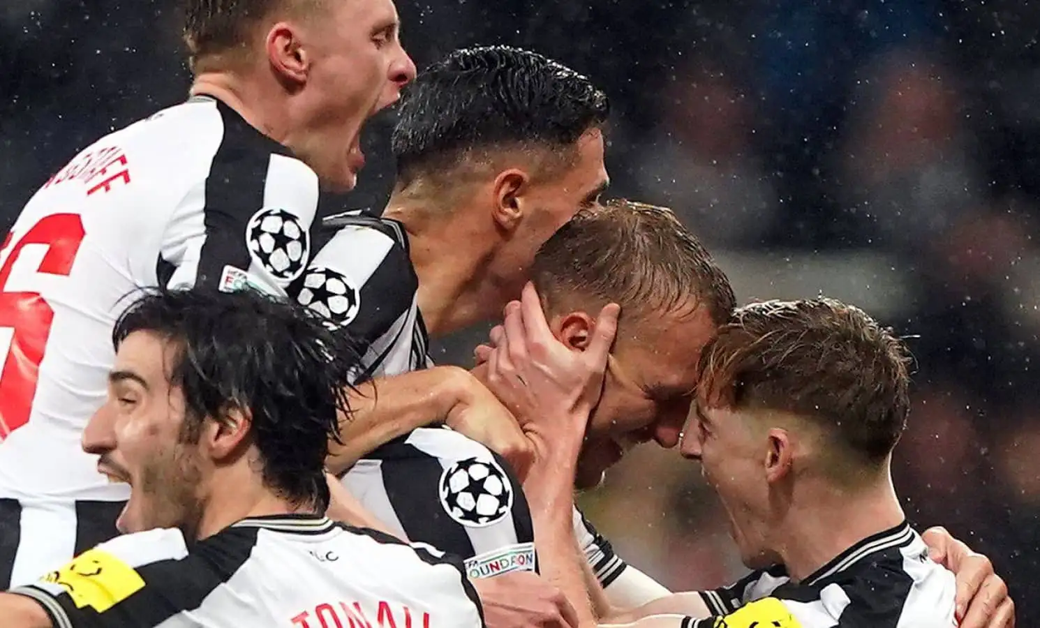 Newcastle 4-1 PSG: Two hometown heroes notch as Magpies stun European powerhouse 2 c?url=https%3A%2F%2Fd2x51gyc4ptf2q.cloudfront.net%2Fcontent%2Fuploads%2F2023%2F10%2F04214748%2Fdan burn newcastle october 2023 1