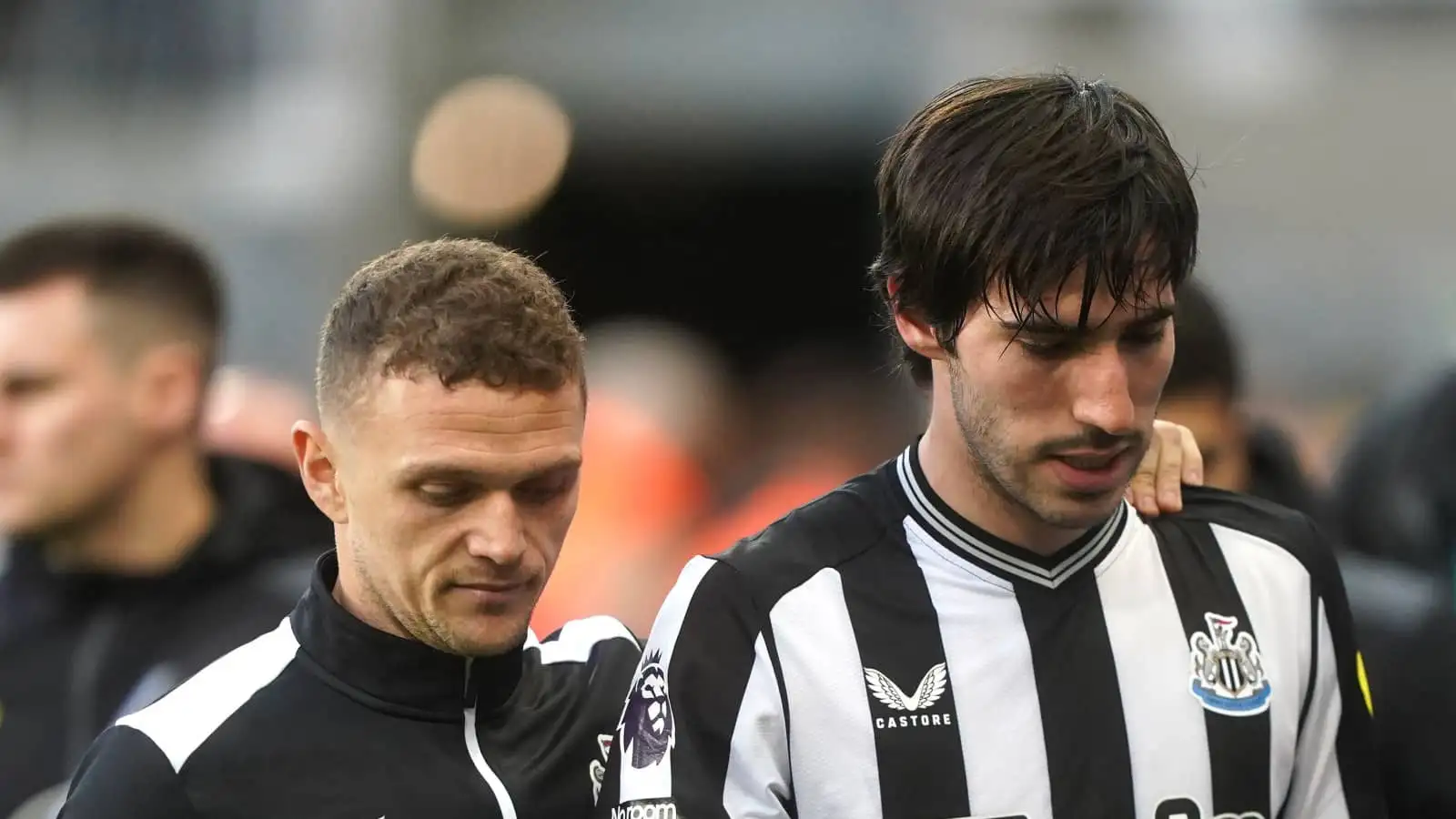 Eddie Howe declares support for Sandro Tonali as 'hardest part is ahead' for midfielder 3 c?url=https%3A%2F%2Fd2x51gyc4ptf2q.cloudfront.net%2Fcontent%2Fuploads%2F2023%2F10%2F21191318%2Fsandro tonali kieran trippier newcastle united october 2023 1