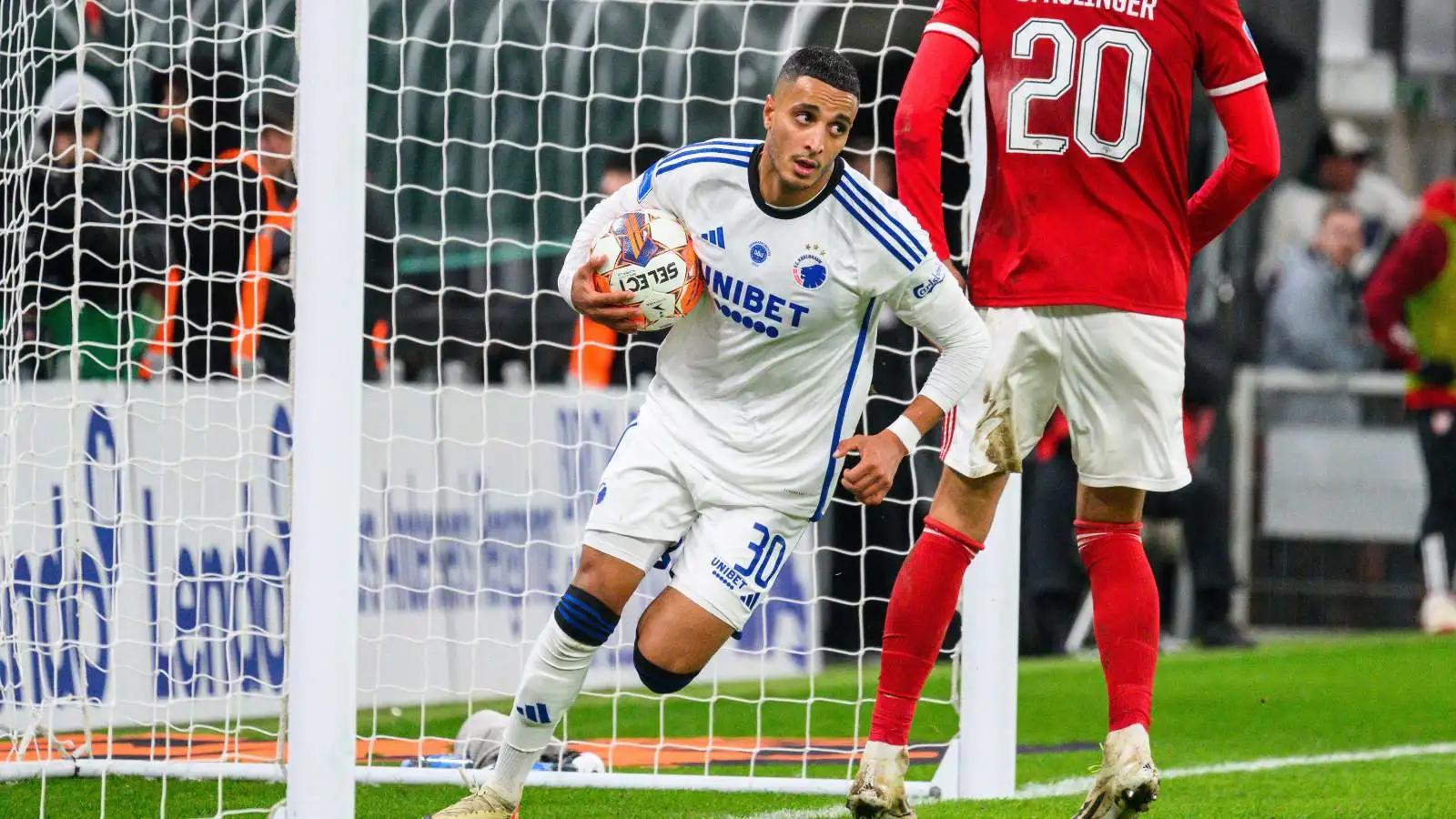 Copenhagen man Achouri reveals Man Utd star has given him advice ahead of Champions League clash 4 c?url=https%3A%2F%2Fd2x51gyc4ptf2q.cloudfront.net%2Fcontent%2Fuploads%2F2023%2F10%2F24112215%2FElias Achouri Copenhagen F365