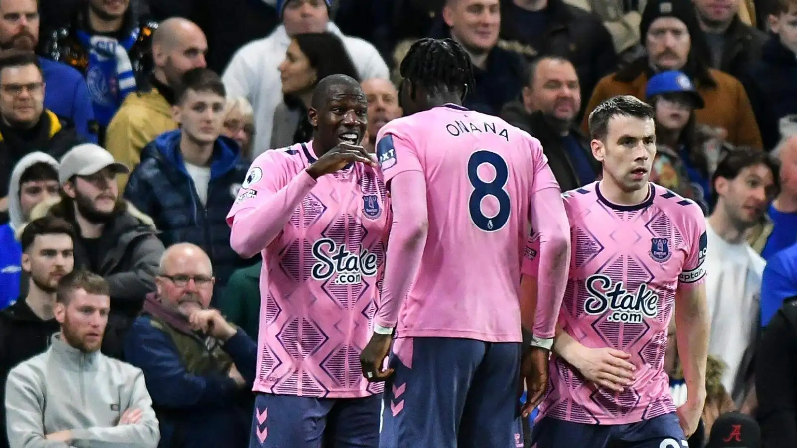 Major Everton concern as key player receives 'offers from several clubs' as contract talks drag on 5 c?url=https%3A%2F%2Fd2x51gyc4ptf2q.cloudfront.net%2Fcontent%2Fuploads%2F2023%2F10%2F30140616%2FEverton trio Abdoulaye Doucoure Amadou Onana and Seamus Coleman celebrate a goal