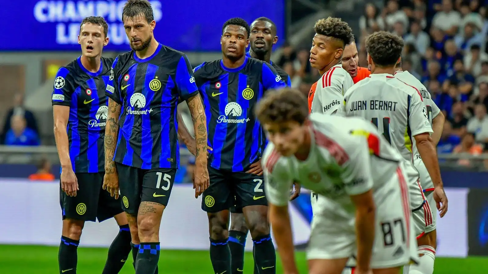 Man Utd in for 'perfect' signing Ten Hag 'knows very well' as scouts view £2.6m in-form Danish star 5 c?url=https%3A%2F%2Fd2x51gyc4ptf2q.cloudfront.net%2Fcontent%2Fuploads%2F2023%2F10%2F30174218%2FDenzel Dumfries Man Utd F365