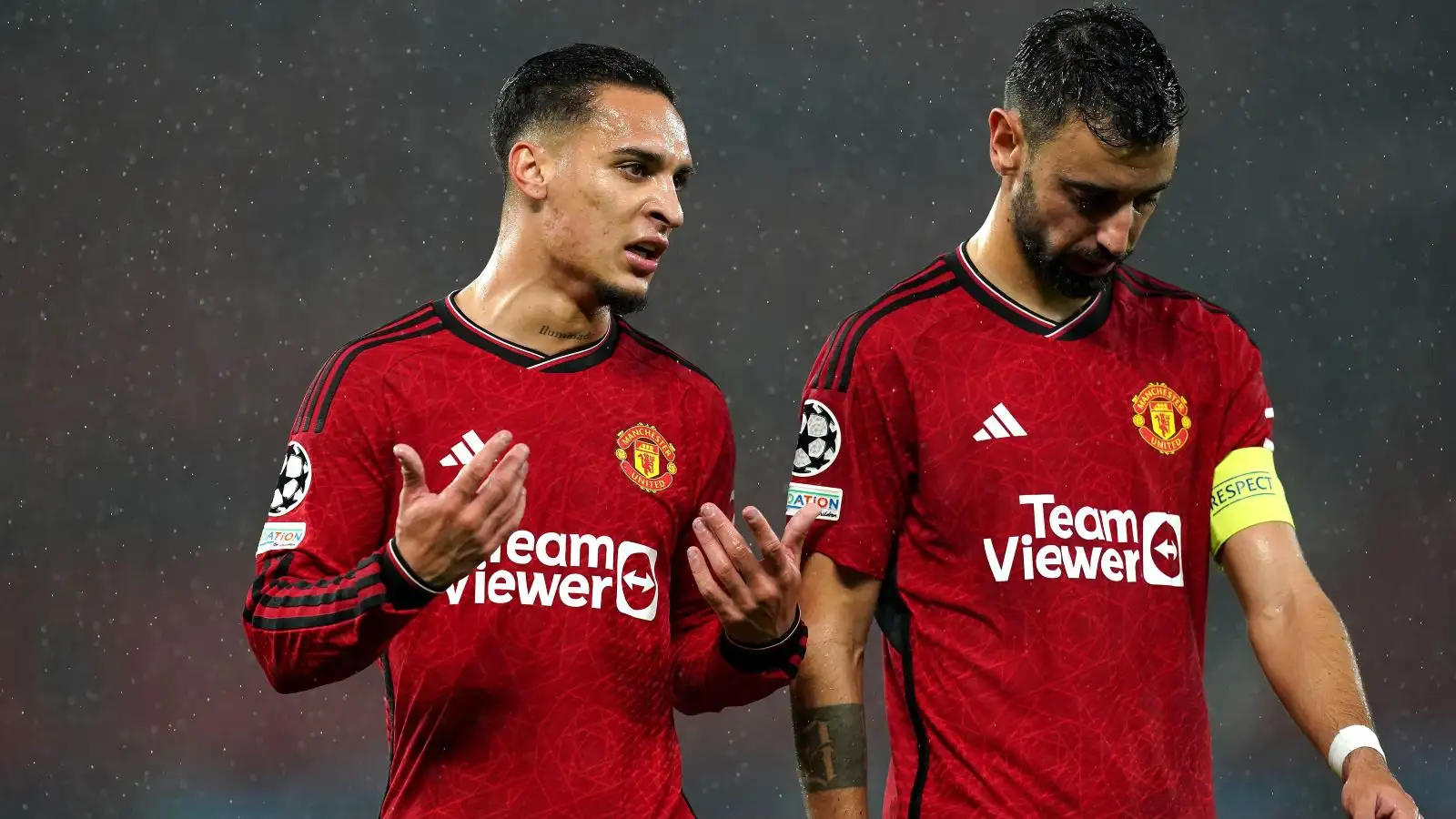 Manchester Joined players Antony and also Bruno Fernandes filter dejected during a match.