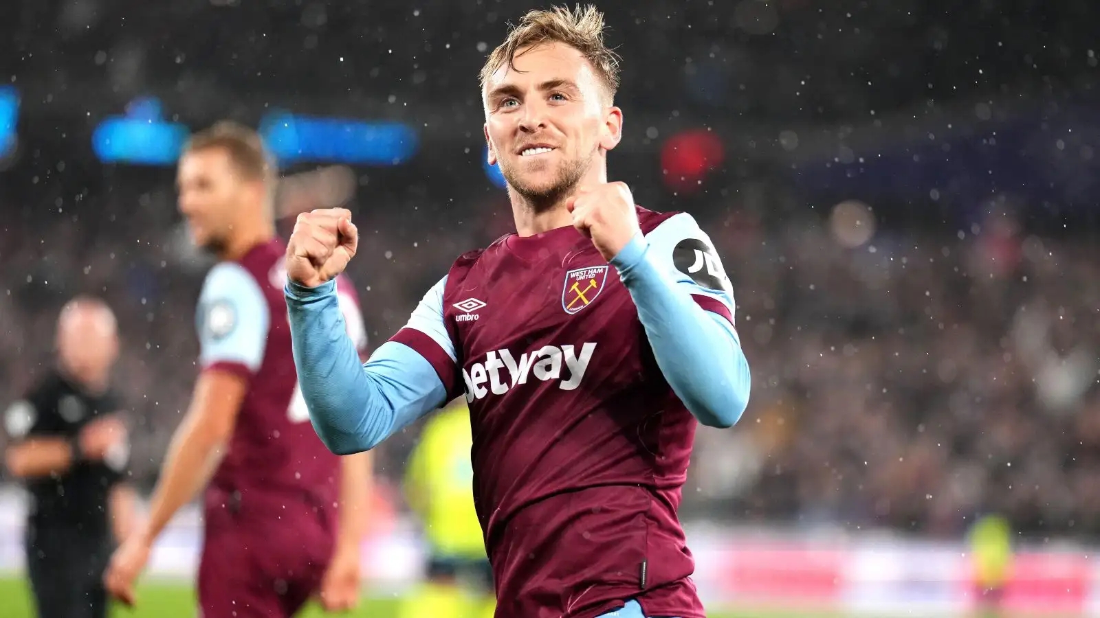West Ham 3-1 Arsenal: Gunners smashed by Moyes' men as wait for Carabao Cup title goes on 1 West Ham winger Jarrod Bowen celebrates his eagerness.