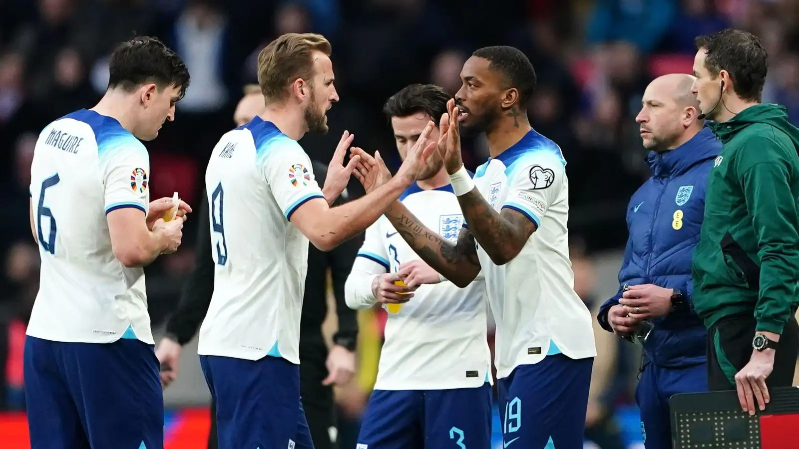 Man Utd urged to 'break the bank' with £100m transfer 'hijack' in 'five-point plan' to 'save Ten Hag' 6 c?url=https%3A%2F%2Fd2x51gyc4ptf2q.cloudfront.net%2Fcontent%2Fuploads%2F2023%2F11%2F04190651%2FHarry Kane and Ivan Toney