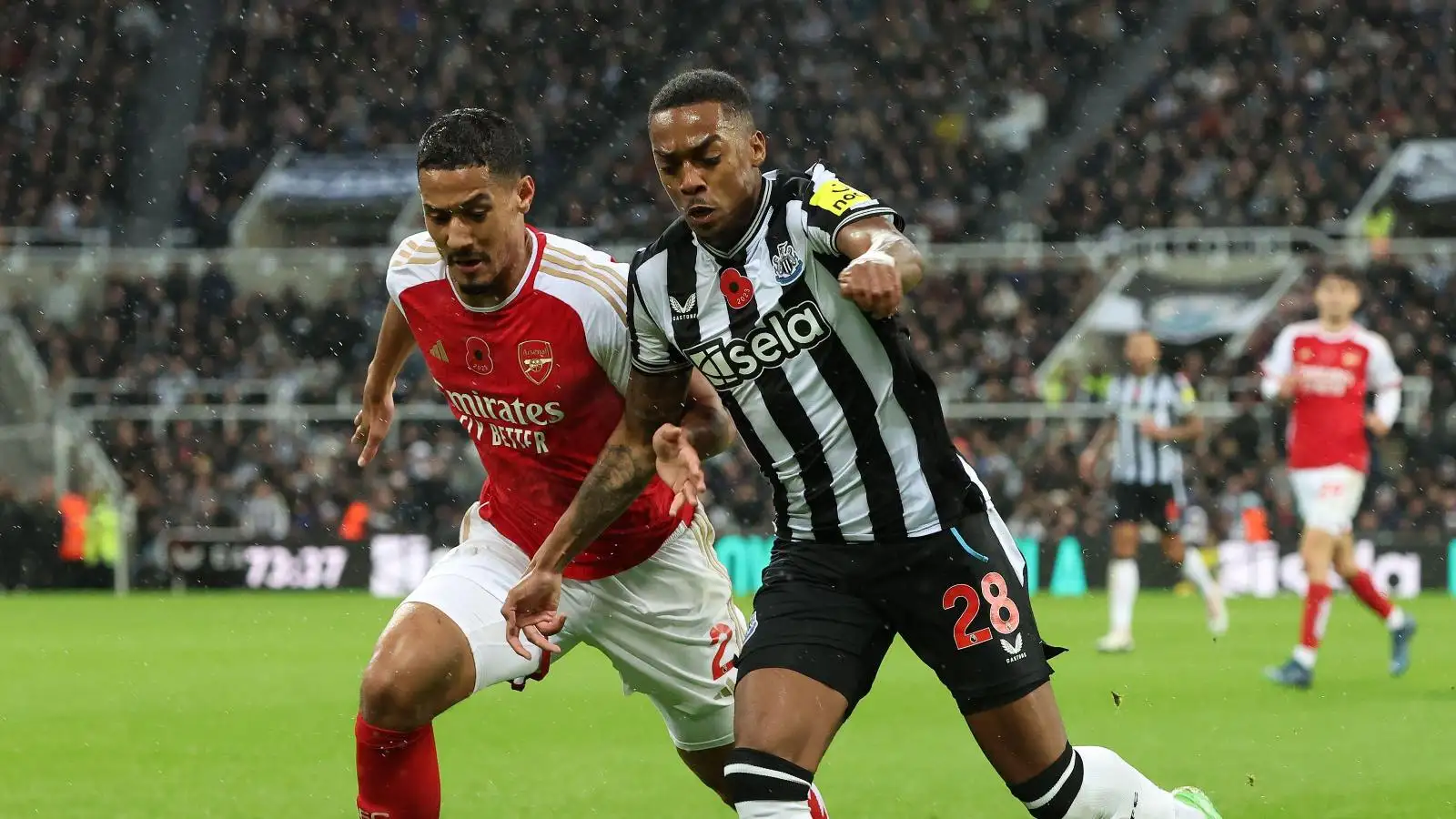 Newcastle release statement condemning racist abuse of Guimaraes, Willock after Arsenal win 2 c?url=https%3A%2F%2Fd2x51gyc4ptf2q.cloudfront.net%2Fcontent%2Fuploads%2F2023%2F11%2F05111340%2FJoe Willock Newcastle F365