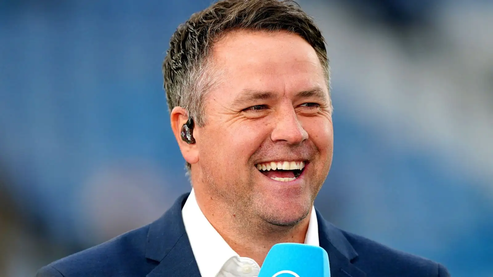 Cựu tiền đạo Liverpool Michael Owen trong buổi bình luận của BT Sport.