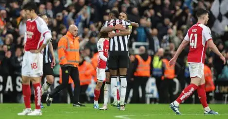 ‘Fuming’ Newcastle captain Lascelles blasts Arsenal star for not shaking his hand