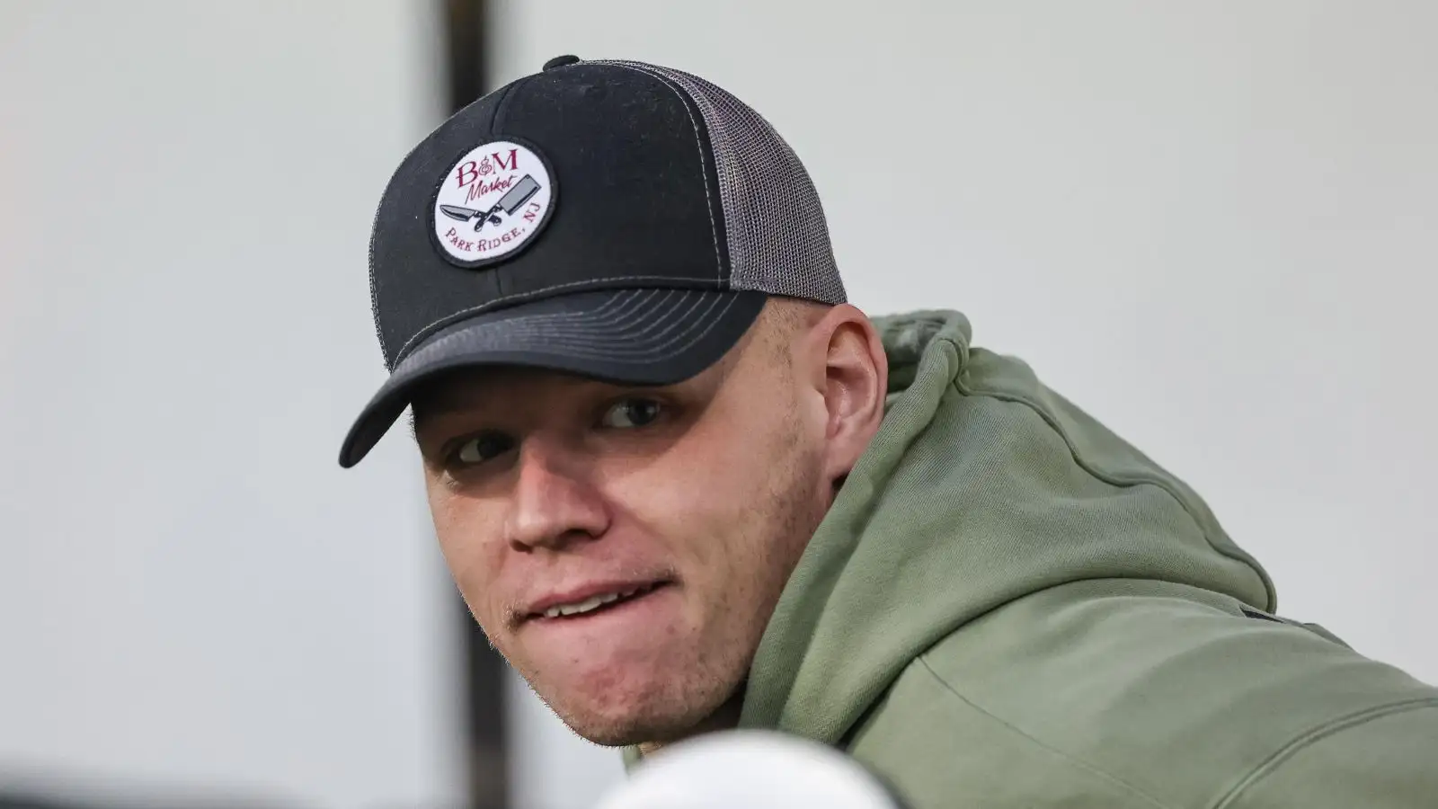 Jordan destroys Arsenal star Ramsdale and his dad in 'bedtime story' rant; Man Utd man catches strays 5 c?url=https%3A%2F%2Fd2x51gyc4ptf2q.cloudfront.net%2Fcontent%2Fuploads%2F2023%2F11%2F15144548%2FAaron Ramsdale Arsenal F365 23